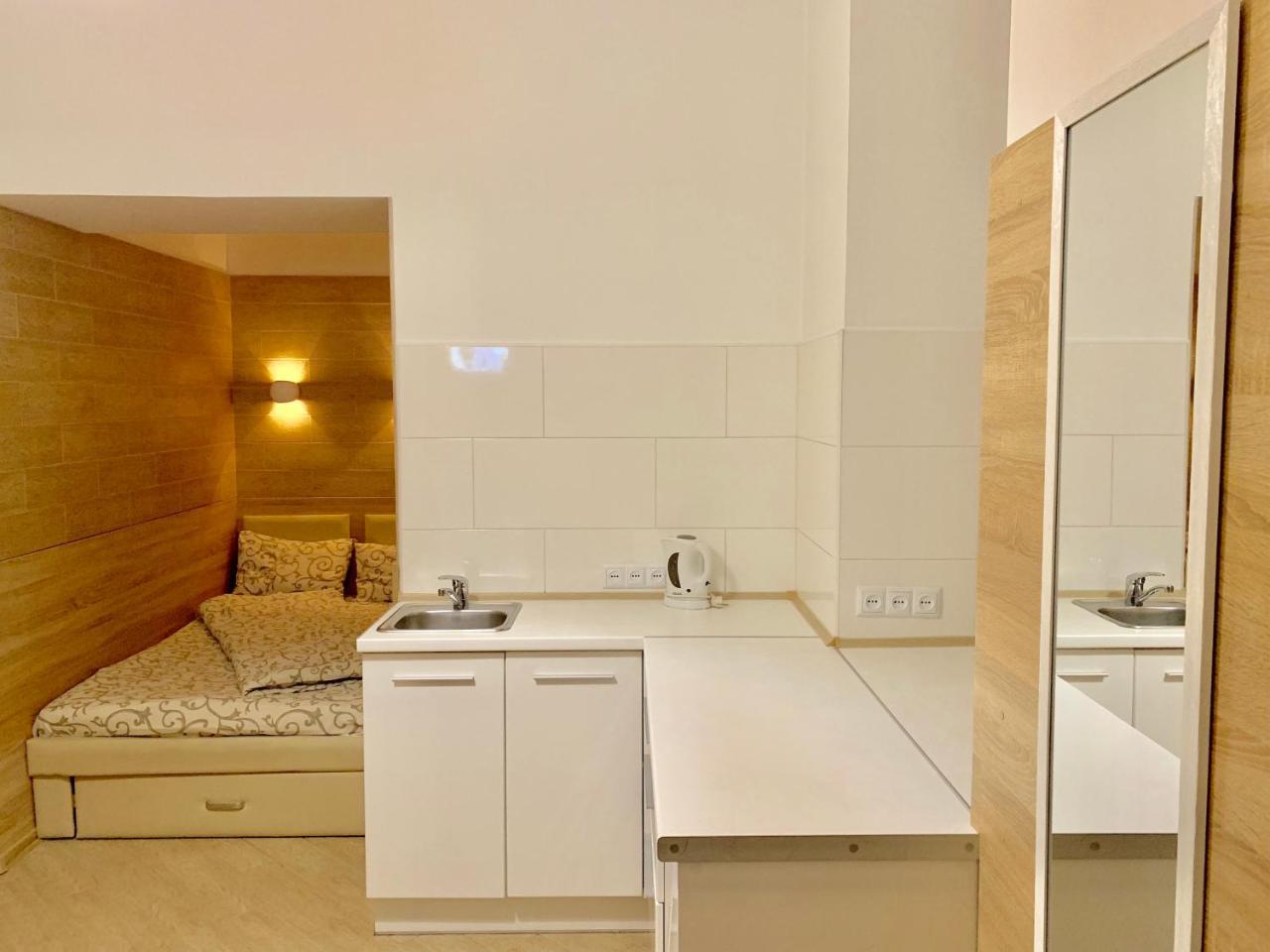 Невелика Smart Квартира В Центрі Для Пари Lviv Exterior photo